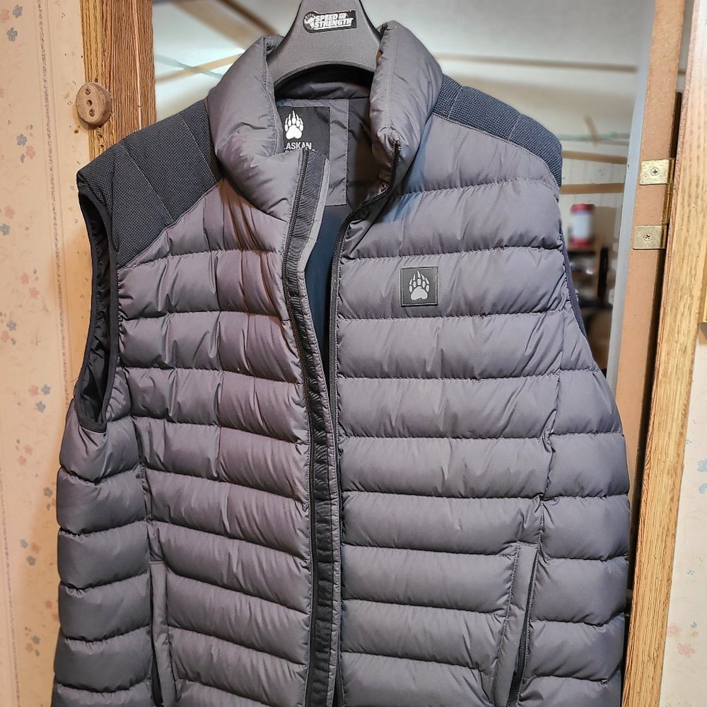 Duluth Trading Co. Alaskan Hardgear  Puffin Vest  XXL